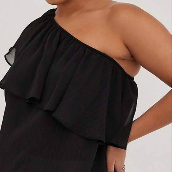 NEW Torrid Black One Shoulder Ruffle Crinkle Metallic Chiffon Blouse Size 0X - Picture 9 of 11
